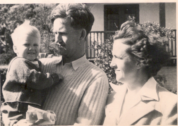 Pete with dad and mom
